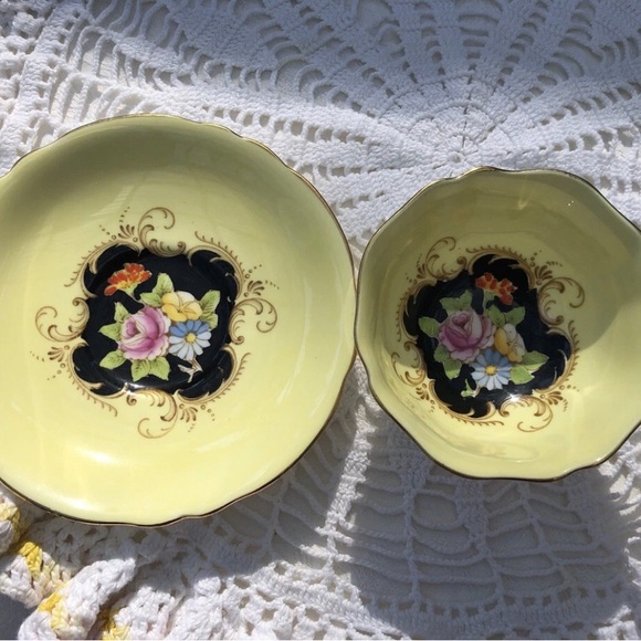 1930s Vintage PARAGON Teacup and Saucer Set - Picture 2 of 8